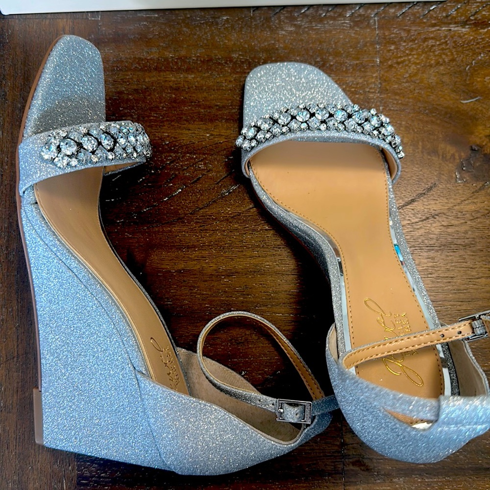 Silver Wedges Jewel Badgley Mischka Size 9 New